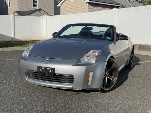 Silver 2005 Nissan 350Z Grand Touring