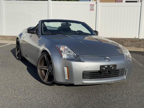 Silver 2005 Nissan 350Z Grand Touring