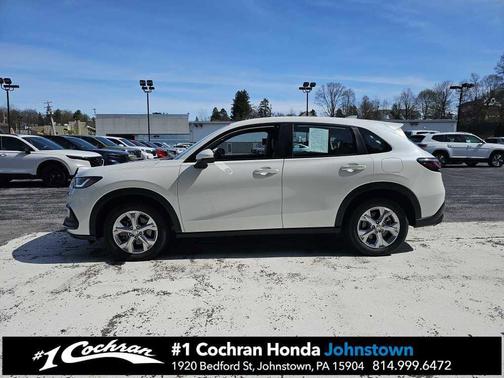 Platinum White Pearl 2023 Honda HR-V LX