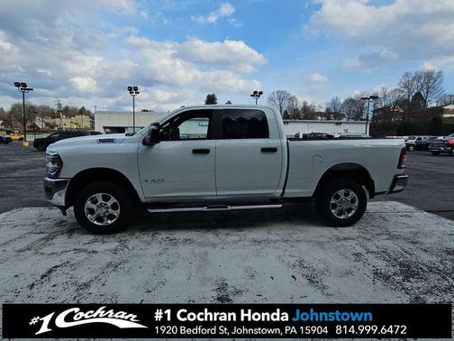 Bright White Clearcoat 2024 RAM 2500 Big Horn Crew Cab 4x4 6'4' Box