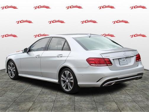 Photo 5 of 32 of 2014 Mercedes-Benz E-Class E 350 4MATIC