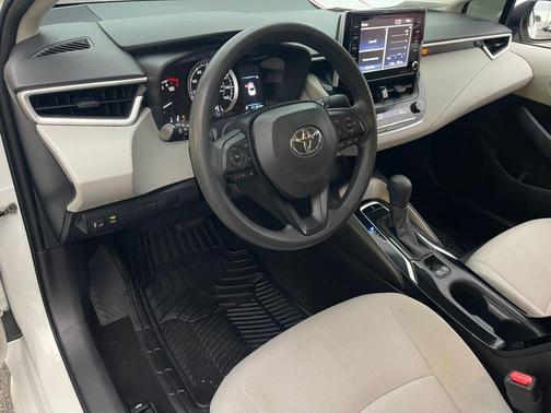 Blizzard Pearl 2021 Toyota Corolla LE