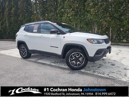 Bright White Clearcoat 2024 Jeep Compass Trailhawk