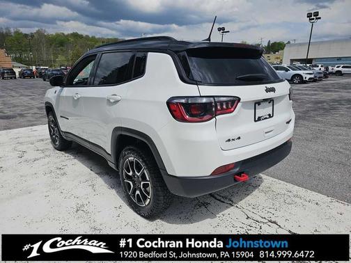 Bright White Clearcoat 2024 Jeep Compass Trailhawk