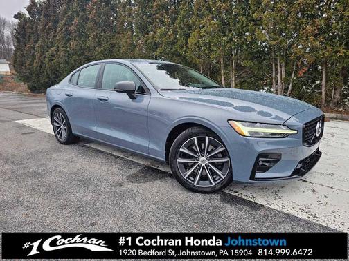 2022 Volvo S60 T5 Momentum