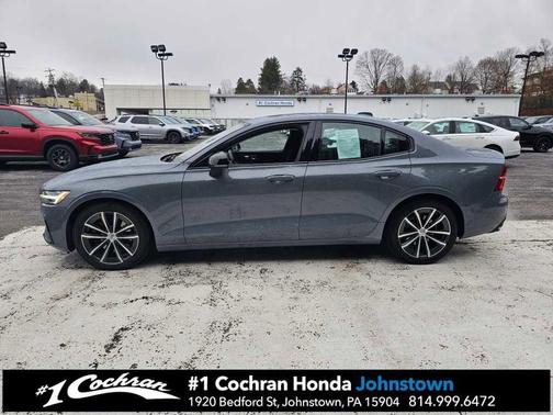 2022 Volvo S60 T5 Momentum