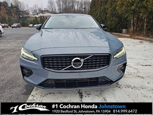 2022 Volvo S60 T5 Momentum
