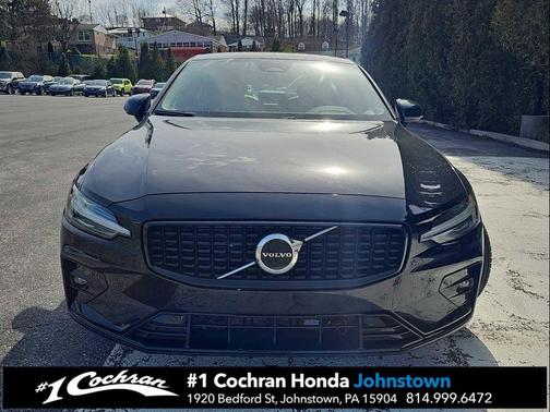 2024 Volvo S60 B5 Core Dark Theme