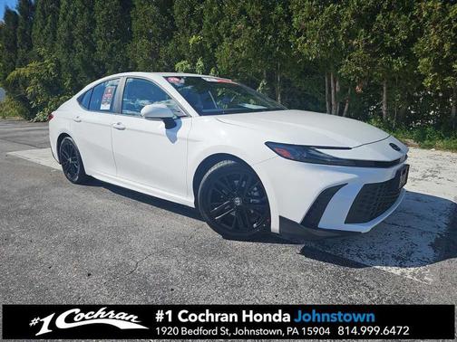 Ice Cap 2025 Toyota Camry SE