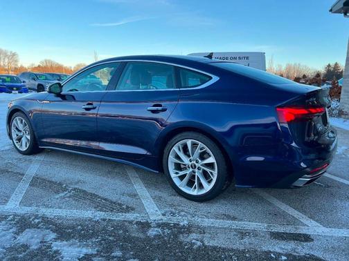 2022 Audi A5 quattro Premium Plus 40 TFSI AWD 4dr Sportback