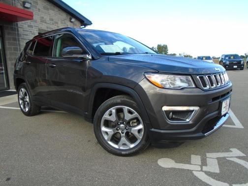 Photo 3 of 24 of 2018 Jeep Compass Limited