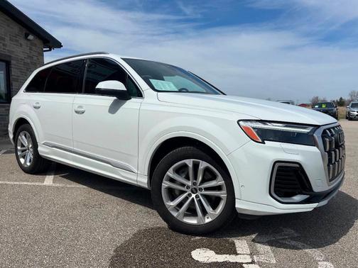 2025 Audi Q7 quattro Premium Plus 55 TFSI AWD 4dr SUV