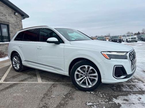 2025 Audi Q7 quattro Premium Plus 55 TFSI AWD 4dr SUV