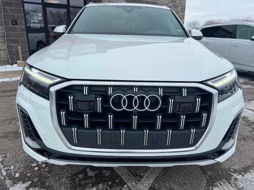 2025 Audi Q7 quattro Premium Plus 55 TFSI AWD 4dr SUV