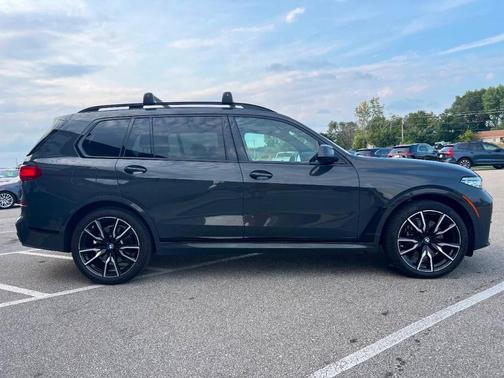 2022 BMW X7 xDrive40i AWD 4dr Sports Activity Vehicle