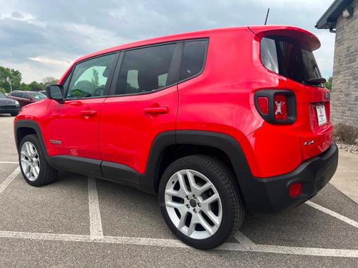 2020 Jeep Renegade Jeepster 4x4 4dr SUV