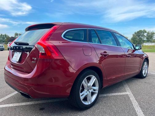 2015 Volvo V60 T5 Premier Plus AWD 4dr Wagon