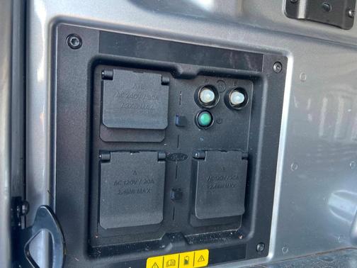 2022 Ford F-150 Lightning Lariat AWD 4dr SuperCrew 5.5 ft. SB