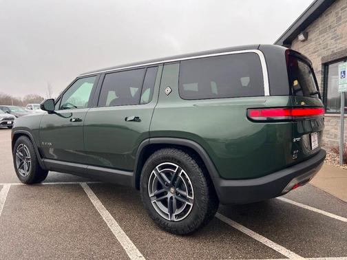 2025 Rivian R1S Adventure AWD Dual Motor 4dr SUV