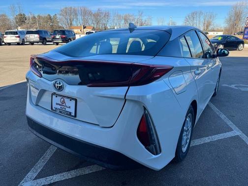 2018 Toyota Prius Prime Plus 4dr Hatchback