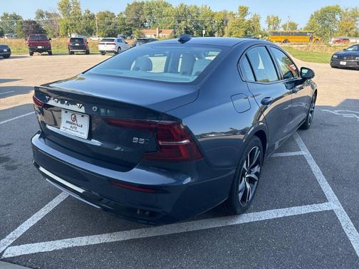 2024 Volvo S60 B5 Core Dark Theme AWD 4dr Sedan