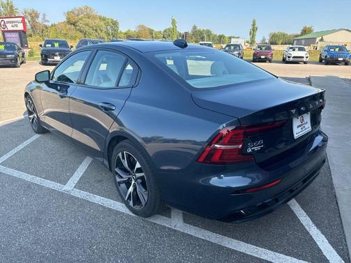 2024 Volvo S60 B5 Core Dark Theme AWD 4dr Sedan