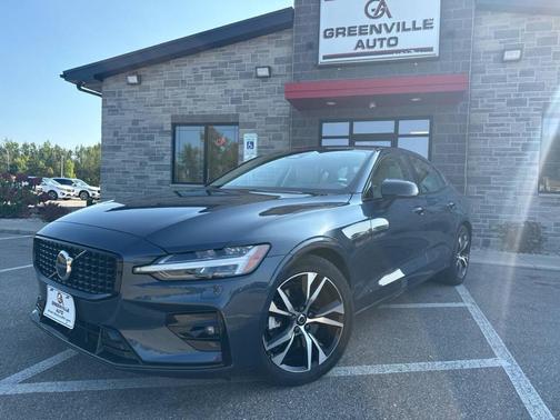 2024 Volvo S60 B5 Core Dark Theme AWD 4dr Sedan