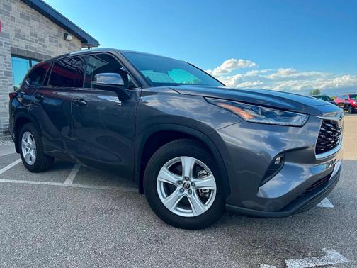2021 Toyota Highlander LE AWD 4dr SUV