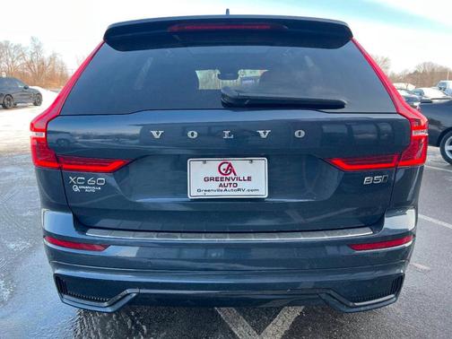 2025 Volvo XC60 B5 Plus Dark Theme AWD 4dr SUV