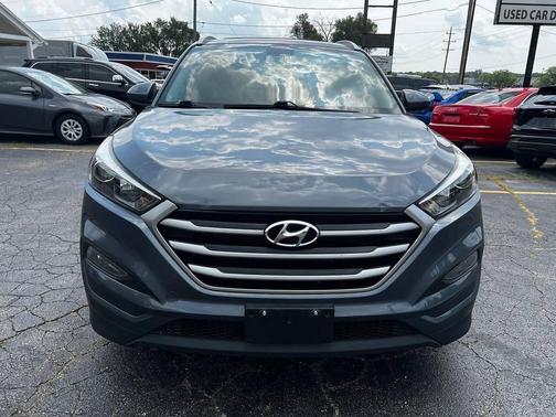 2017 Hyundai TUCSON SE