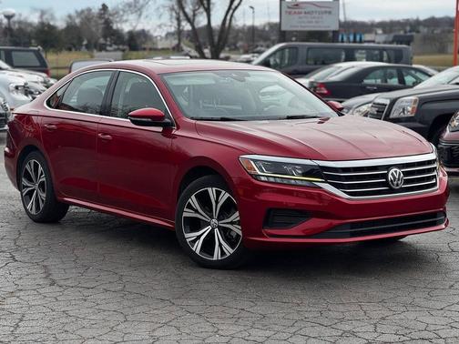 Aurora Red Metallic 2022 Volkswagen Passat 2.0T SE