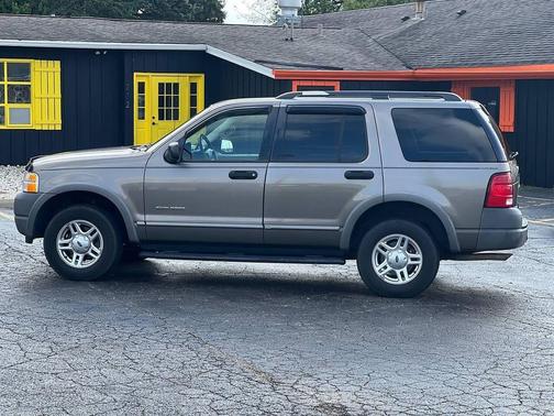 2002 Ford Explorer XLS
