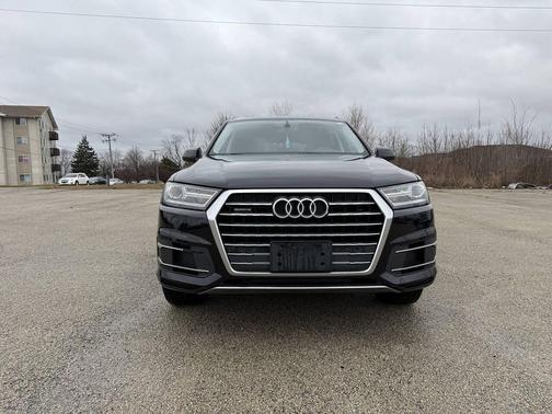 Night Black 2017 Audi Q7 2.0T Premium