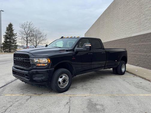 2024 RAM 3500 Tradesman Crew Cab 4x4 8' Box