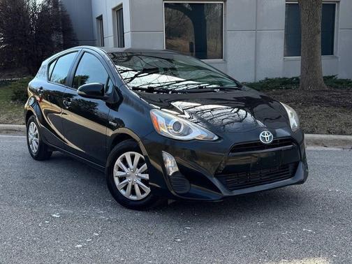 2016 Toyota Prius c Two