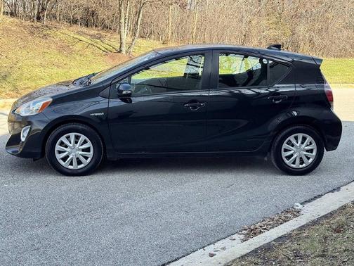 2016 Toyota Prius c Two