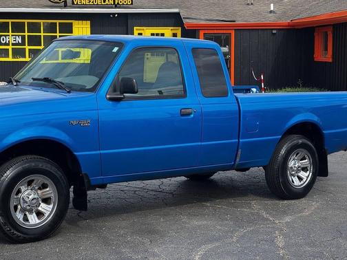 Blue 2000 Ford Ranger XLT SuperCab