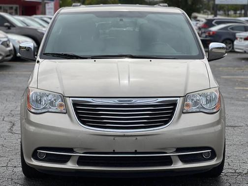 2013 Chrysler Town & Country Touring-L
