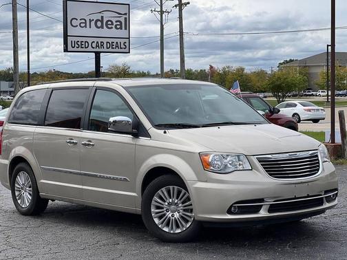 2013 Chrysler Town & Country Touring-L