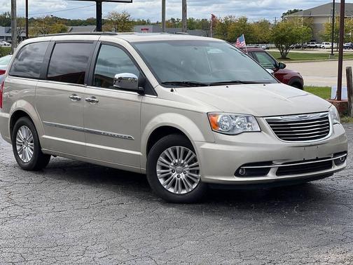 2013 Chrysler Town & Country Touring-L