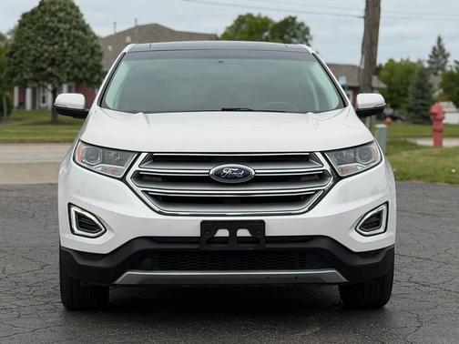 White Platinum Metallic Tri-Coat 2017 Ford Edge SEL
