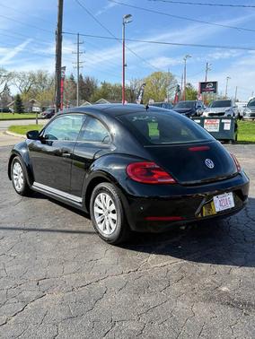 Black Uni 2013 Volkswagen Beetle 2.5L