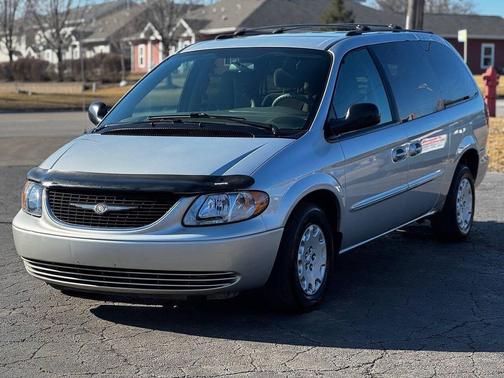 2003 Chrysler Town & Country EX