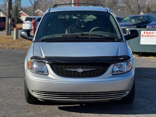 2003 Chrysler Town & Country EX