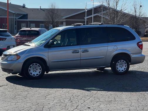 2003 Chrysler Town & Country EX