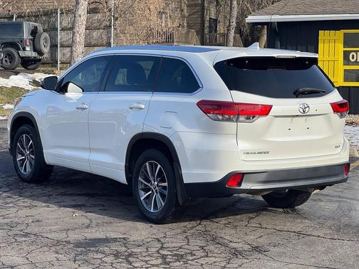 2017 Toyota Highlander XLE