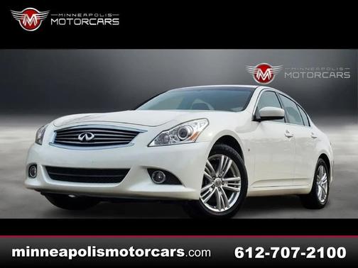 2015 INFINITI Q40 Base