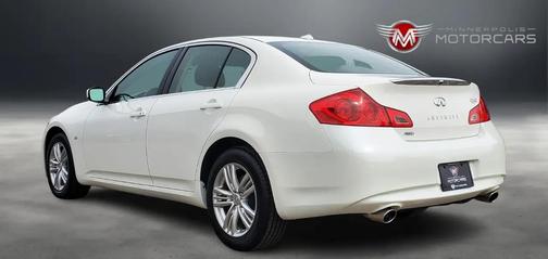 2015 INFINITI Q40 Base