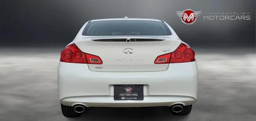 2015 INFINITI Q40 Base