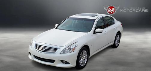 2015 INFINITI Q40 Base